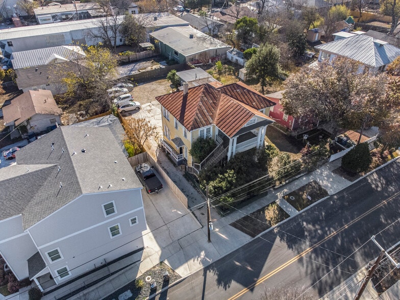 More Photos Of 1110 W Ashby Pl, San Antonio Apartments For Sale