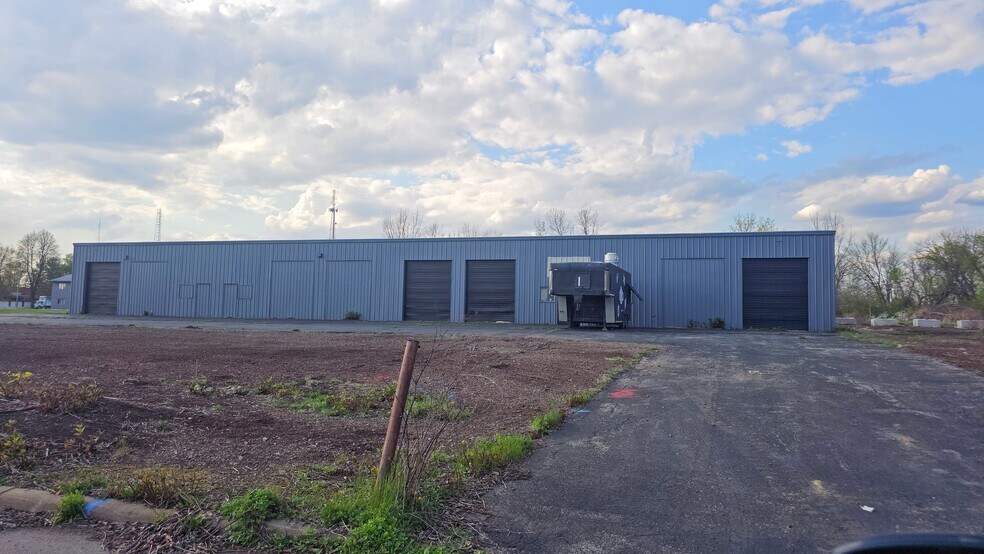 More Photos Of 273 Fulton St SE, Warren Warehouse For Lease