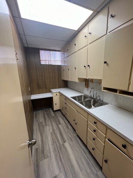 More Photos Of 900 E Hartford Ave, Ponca City Medical For Lease