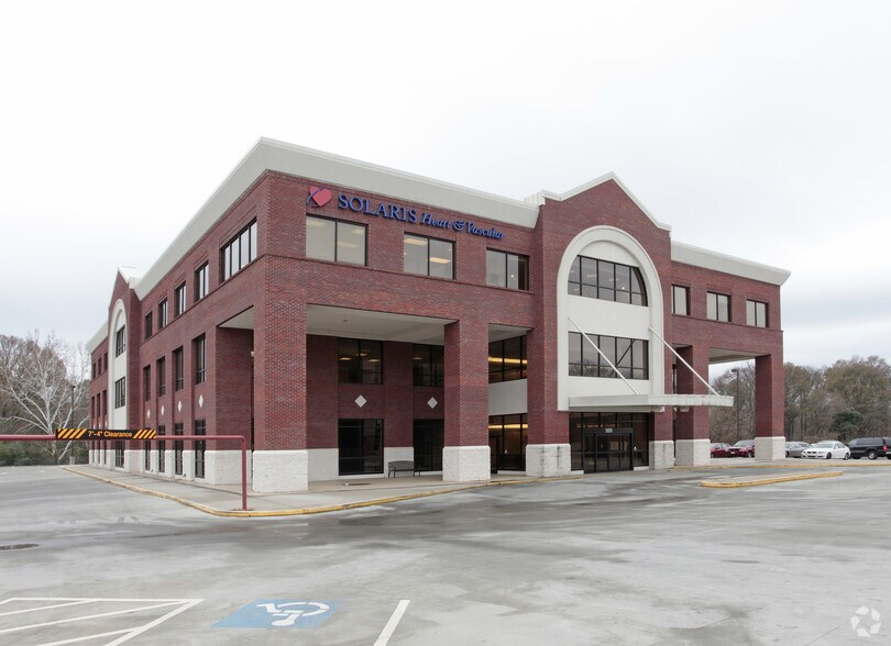 More Photos Of 355 Tower Rd, Marietta Medical For Lease
