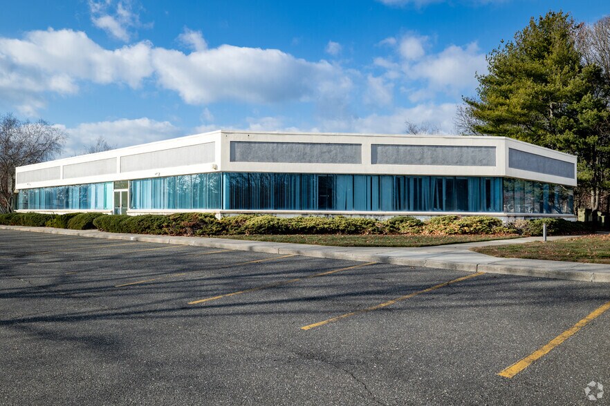 More Photos Of 23 Technology Dr, Setauket Medical For Lease