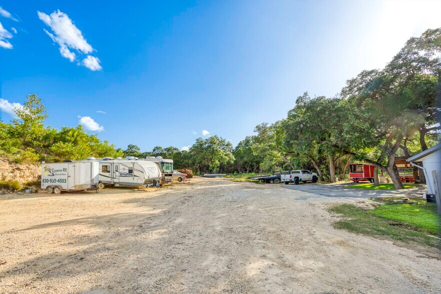 More Photos Of 16415 S Access Rd, Canyon Lake Showroom For Sale