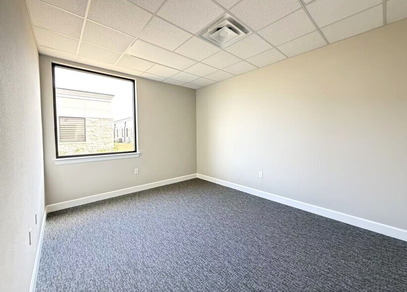More Photos Of 28111 S Firethorne Rd, Katy Office For Lease