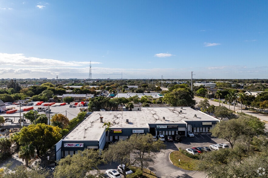 More Photos Of 101 S Congress Ave, Delray Beach Showroom For Lease