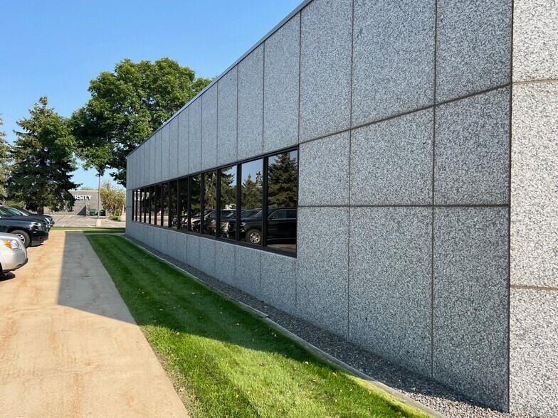 More Photos Of 220 Park Ave S, Saint Cloud Office For Lease