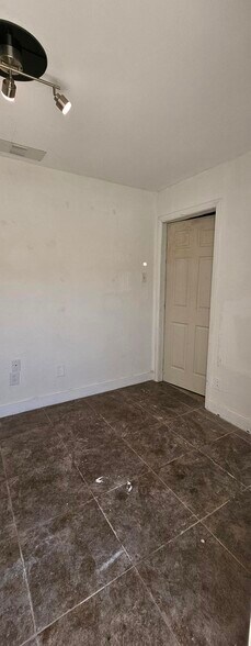 More Photos Of 5700 Taylor Rd, Naples Warehouse For Lease
