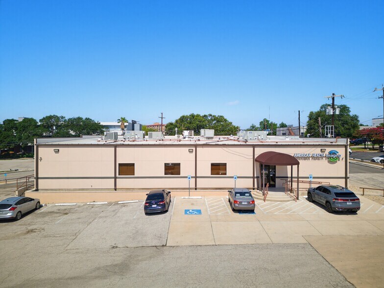 More Photos Of 816-818 Lexington Ave, San Antonio Medical For Sale