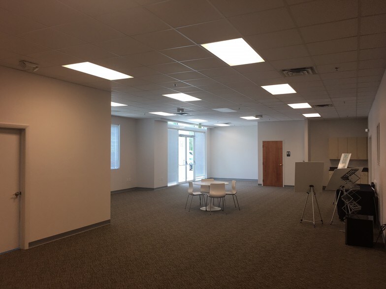 More Photos Of 2501 Dykes Rd, Miramar Warehouse For Lease