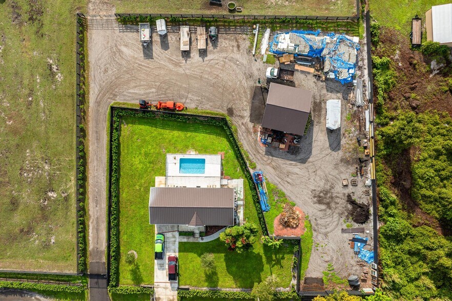 More Photos Of 21531 N River Rd, Alva Specialty For Sale