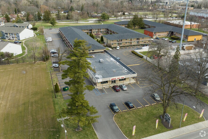 More Photos Of 3414 Dorr St, Toledo Light Distribution For Lease