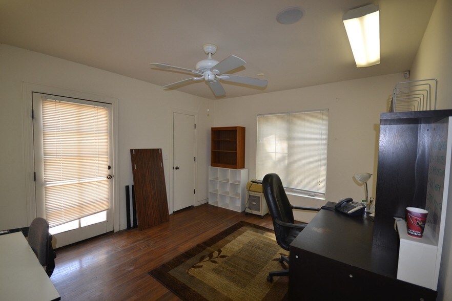 More Photos Of 131 W University Dr, Mesa Office Residential For Lease