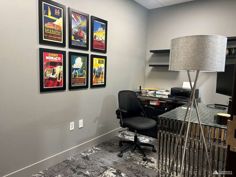 More Photos Of 7287 Greenridge Rd, Windsor Showroom For Sale