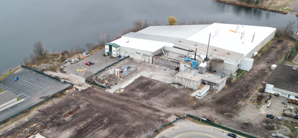 Primary Photo Of 38 E Messenger St, Rice Lake Warehouse For Sale