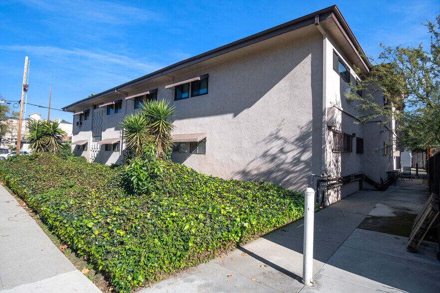 More Photos Of 12070 Woodbridge St, Studio City Apartments For Sale