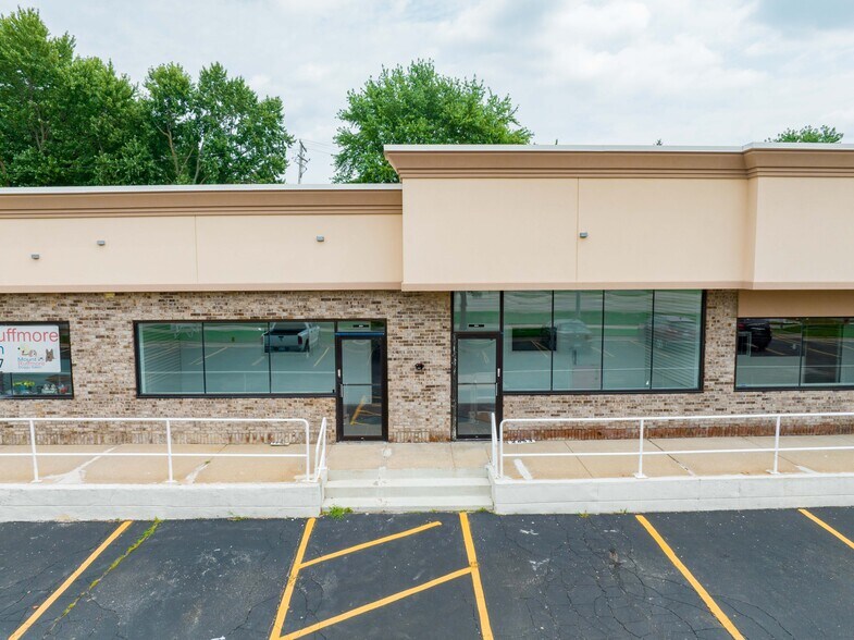 More Photos Of 2611-2661 Lapeer Rd, Lake Orion Unknown For Lease