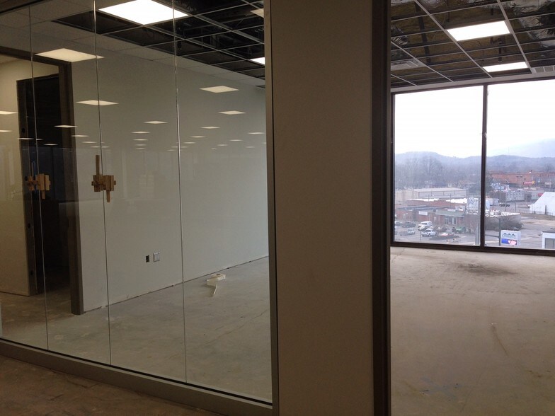More Photos Of 410 Chickamauga Ave, Rossville Office For Lease