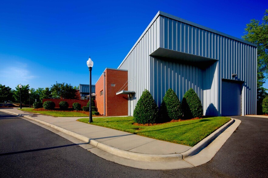 More Photos Of 2598 Highstone Rd, Cary Office For Lease