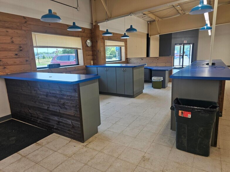 More Photos Of 804 N Union St, Mauston Freestanding For Lease
