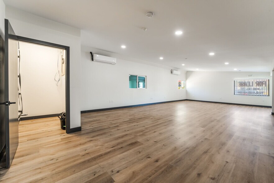 More Photos Of 3329 S Eastern Ave, Las Vegas Office For Sale