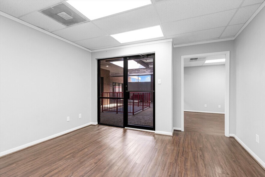 More Photos Of 3421 W Davis St, Conroe Medical For Lease