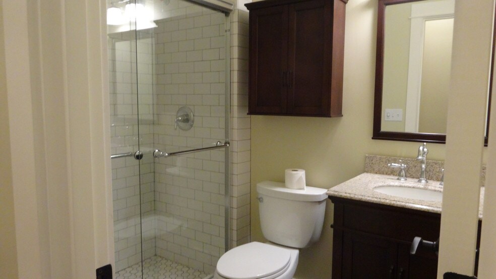 More Photos Of 1733-1737 SE Morrison St, Portland Apartments For Lease