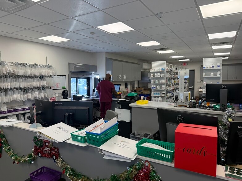 More Photos Of 1536 S Pine Ave, Ocala Fast Food For Lease