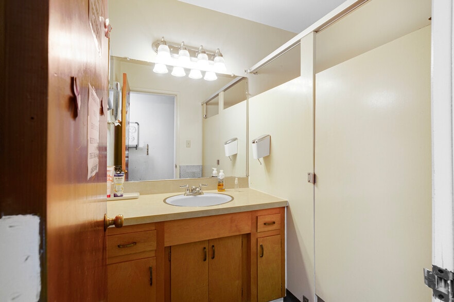 More Photos Of 3480 Live Oak St, Huntington Park Medical For Sale