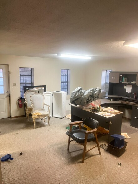 More Photos Of 18742 Highway 59, Neosho Industrial For Sale