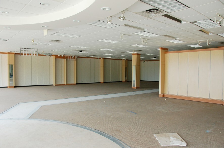 More Photos Of 417 Frankford Ave, Lubbock General Retail For Sale