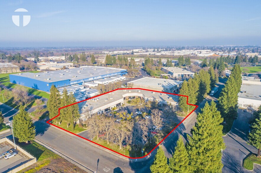 More Photos Of 819 Striker Ave, Sacramento Flex For Lease