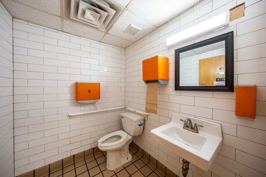 More Photos Of 36 Main St, Hamburg Flex For Sale