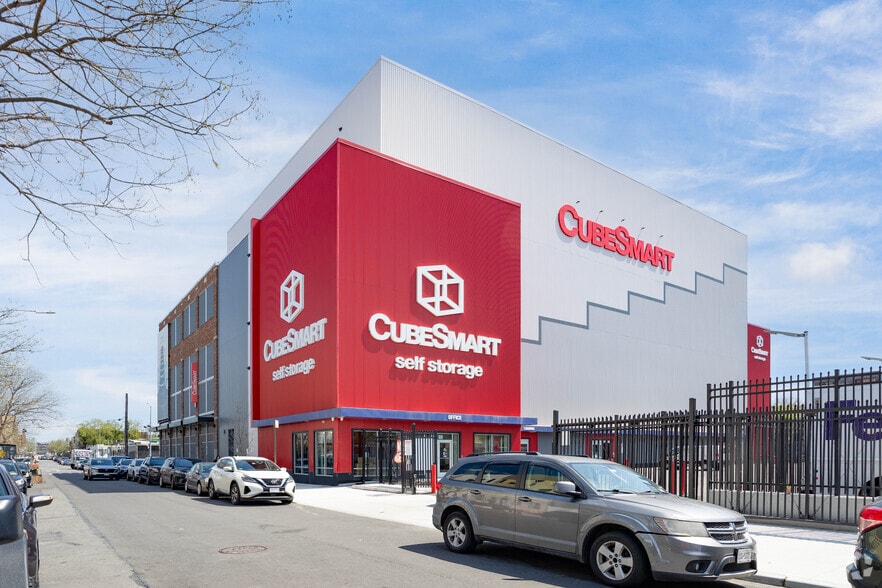 More Photos Of 81 Morgan Ave, Brooklyn Self Storage For Lease