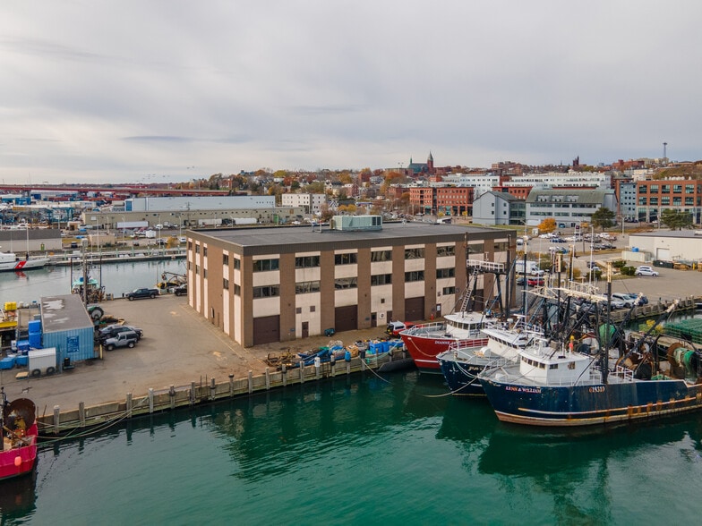 More Photos Of 2 Portland Fish Pier, Portland Office For Lease