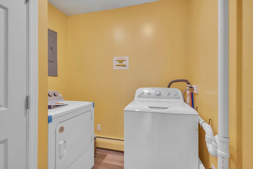 More Photos Of 106 Carr St, Nicholson Assisted Living For Sale