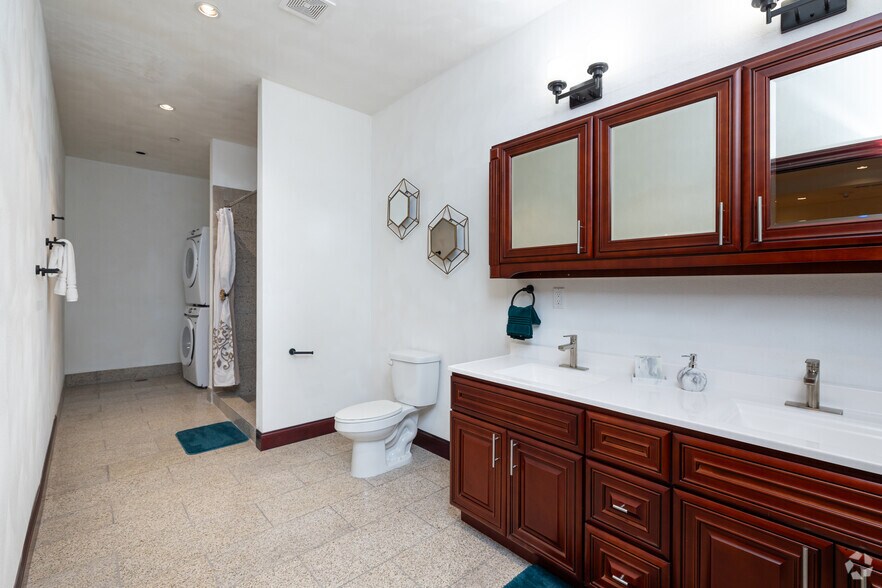 More Photos Of 3681 Lindell Blvd, Saint Louis Multifamily For Sale