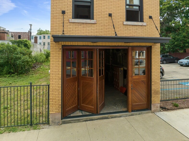 More Photos Of 711 James St, Pittsburgh Storefront Retail Residential For Sale