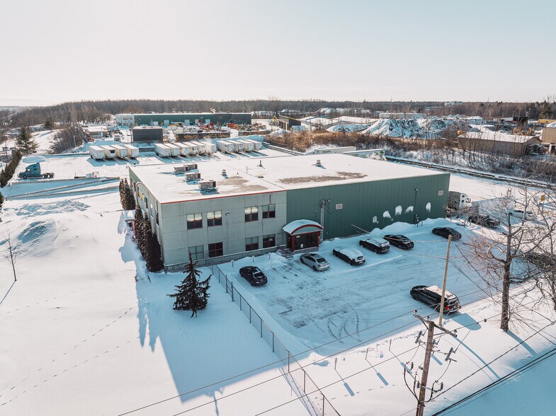 More Photos Of 500 Montée Labossière, Vaudreuil-dorion Service For Sale