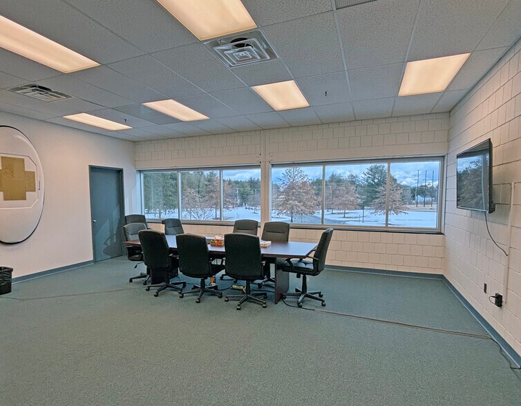 More Photos Of 220 Hackett Hill Rd, Manchester Light Manufacturing For Lease