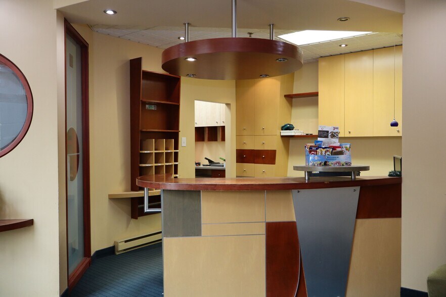 More Photos Of 2655 Rue Michelin, Laval Warehouse For Lease