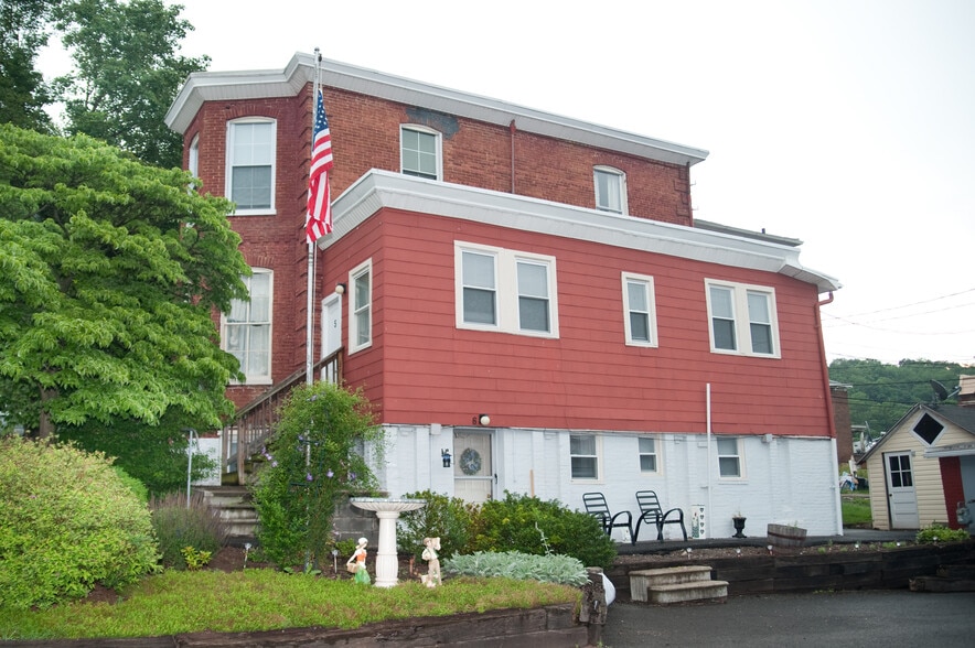 More Photos Of 229 E Union St, Cumberland Apartments For Sale