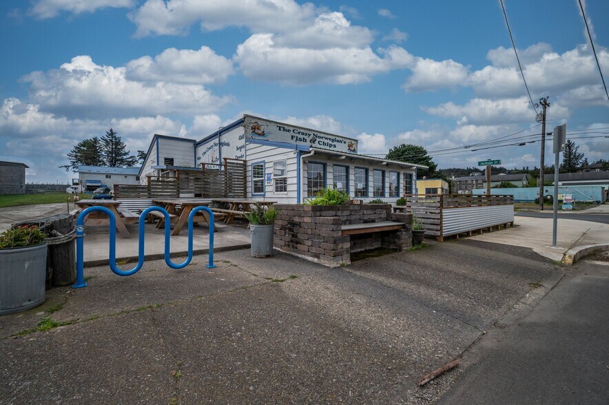 More Photos Of 259 6th St, Port Orford Restaurant For Sale