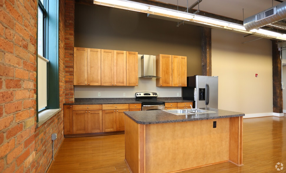 More Photos Of 55 Railroad St, Rochester Apartments For Lease