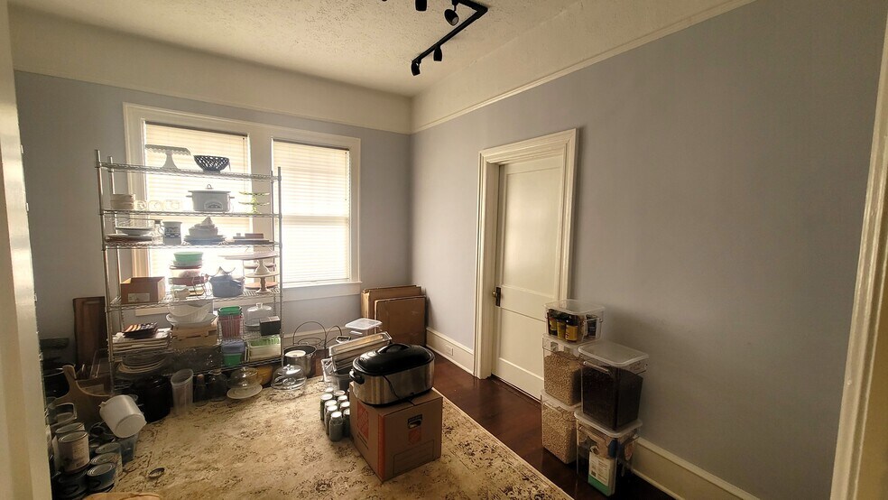 More Photos Of 315 W Stone Ave, Greenville Office For Sale