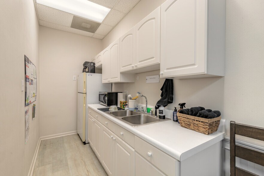 More Photos Of 418 Canal St, New Smyrna Beach Loft Creative Space For Sale