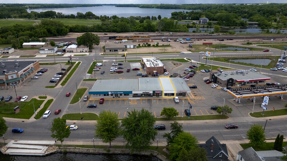 More Photos Of 132-160 Bridge Ave, Albert Lea Restaurant For Lease