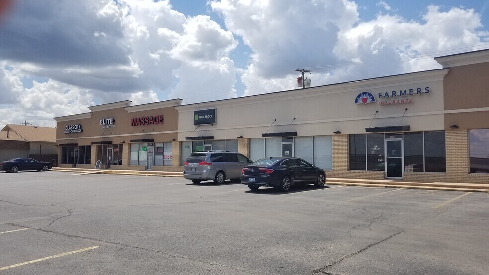 More Photos Of 1419-1501 N Main St, Altus Freestanding For Lease