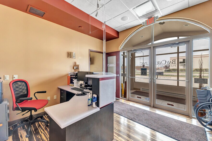 More Photos Of 2411 Holmgren Way, Green Bay Healthcare For Lease