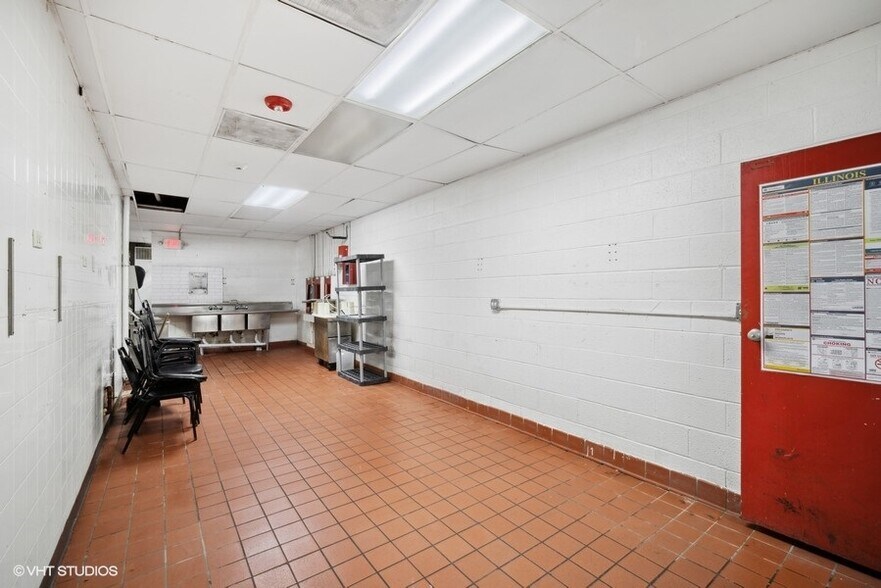 More Photos Of 1820 W Irving Park Rd, Schaumburg Fast Food For Sale