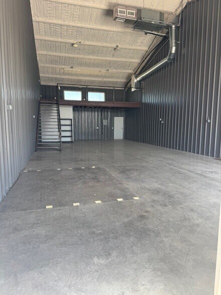 More Photos Of 320 N Ridge Rd, Marble Falls Unknown For Lease