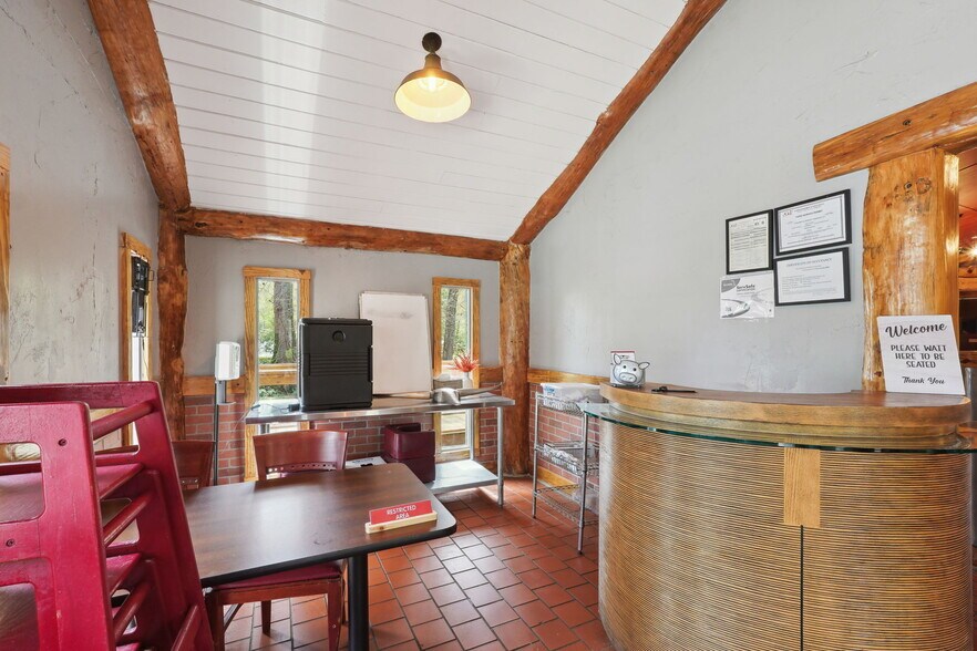 More Photos Of 100 Covered Bridge Rd, Euharlee Restaurant For Sale